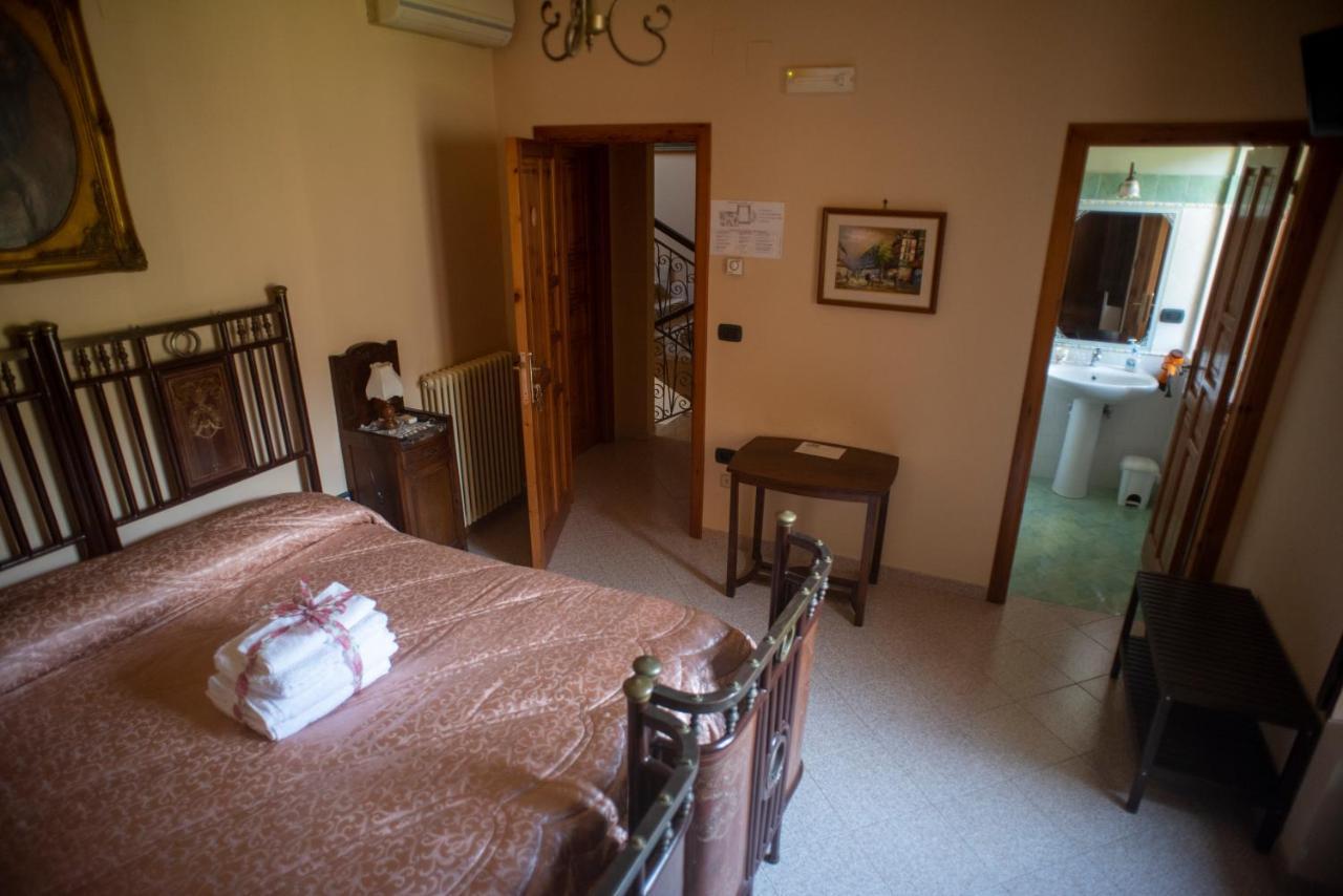 Hotel La Ginestra Castel San Lorenzo Zewnętrze zdjęcie