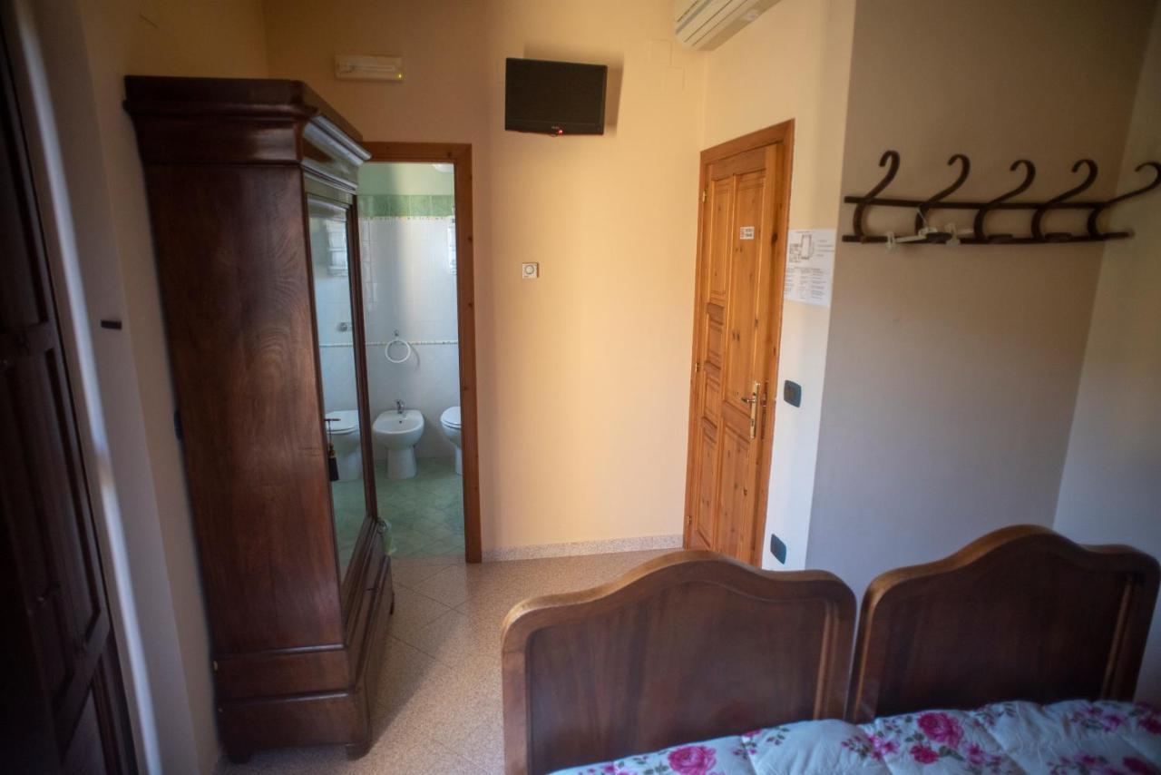 Hotel La Ginestra Castel San Lorenzo Zewnętrze zdjęcie